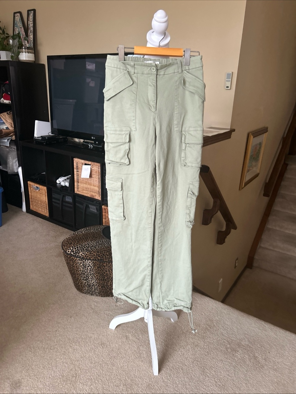 Straight-Leg Cargo Pants in Light Olive Green Hiking/Camping/Adventure